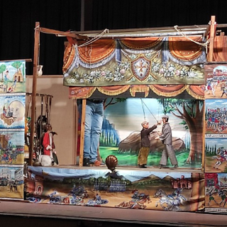 Un successo la rappresentazione benefica dell'Opera dei pupi