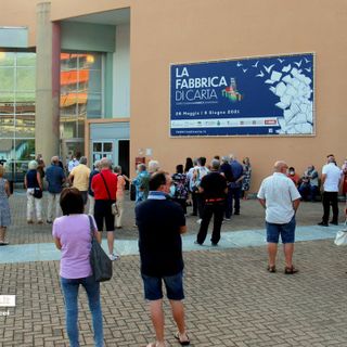 Inaugurata a La Fabbrica una collettiva d'arte: esposti 210 quadri