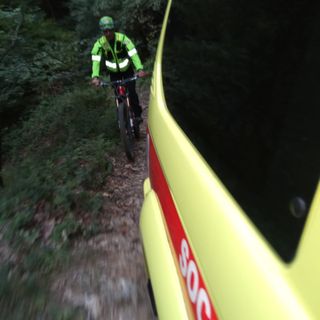 Troppo stanco per tornare alla macchina, bikers chiama il 112