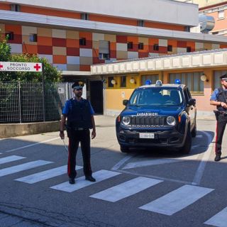 Palpeggia e molesta una paziende al Dea del Castelli, arrestato un 27enne