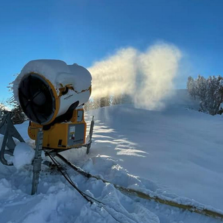 Legambiente: sulle Alpi neve sempre più rara e costosa