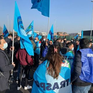 Protesta dei corrieri Amazon contro l'algoritmo: “Una consegna in 3 minuti è un'eresia&quot;