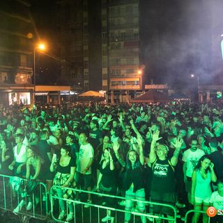 San Bartolomeo, piazza gremita per dj Fargetta. FOTO e VIDEO