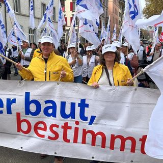Un momento della manifestazione di Zurigo (foto tratta dal sito del sindacato Syna)