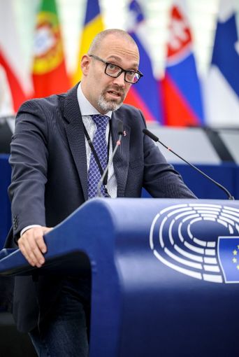 Panza: "Solidarietà a Don Gaudenzio Martini, vittima degli ambientalisti da salotto. Andrò presto a trovarlo" Panza: "Solidarietà a Don Gaudenzio Martini, vittima degli ambientalisti da salotto. Andrò presto a trovarlo"