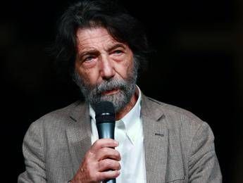 Cacciari e le primarie del centrosinistra: "Non interessano a nessuno" Cacciari e le primarie del centrosinistra: "Non interessano a nessuno"