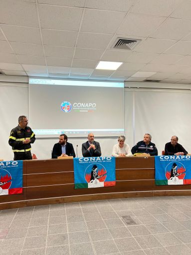 Panza (Lega): "Bene l'arrivo della barca antincendio per il Lago Maggiore" Panza (Lega): "Bene l'arrivo della barca antincendio per il Lago Maggiore"