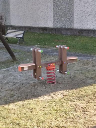 Montati i nuovi giochi al parco di Piedimulera Montati i nuovi giochi al parco di Piedimulera