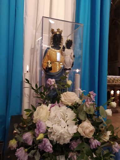 La Madonna Nera di Oropa è esposta alla Collegiata di Domo