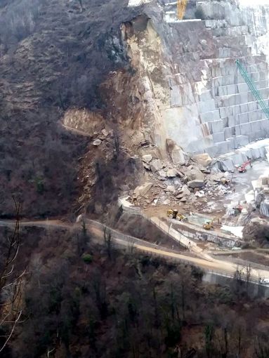Crevoladossola, si cercano le cause del crollo in cava FOTO Crevoladossola, si cercano le cause del crollo in cava FOTO
