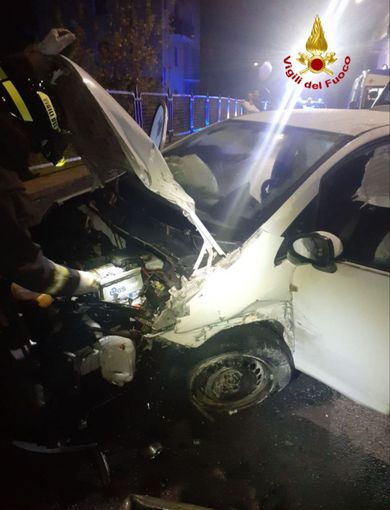 Estratto dalle lamiere dai Vigili del fuoco il 29enne protagonista dello schianto in Borgata Castanedo