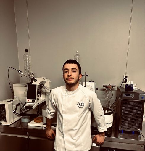 Da Cravegna ad uno dei bar più prestigiosi del mondo, la storia di Lorenzo Forni