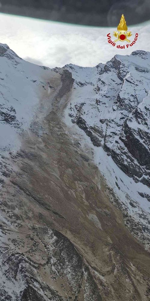 Monitoraggio in corso per la frana sul Monte Rosa: rischio di nuovi distacchi Monitoraggio in corso per la frana sul Monte Rosa: rischio di nuovi distacchi