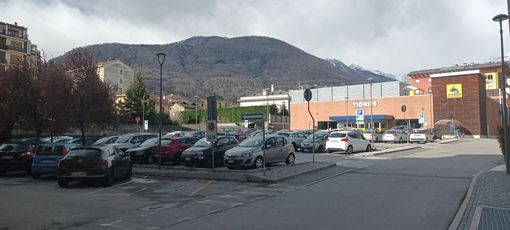 Domodossola, due giorni di divieto di sosta nel parcheggio del supermercato Tigros Domodossola, due giorni di divieto di sosta nel parcheggio del supermercato Tigros