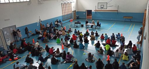 Il dramma della guerra: gli studenti di Santa Maria Maggiore incontrano Giuliana Sgrena