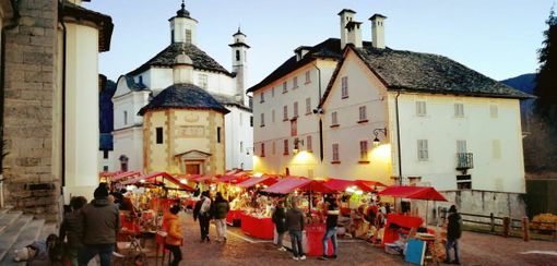 Craveggia inaugura la stagione dei mercatini di Natale Craveggia inaugura la stagione dei mercatini di Natale