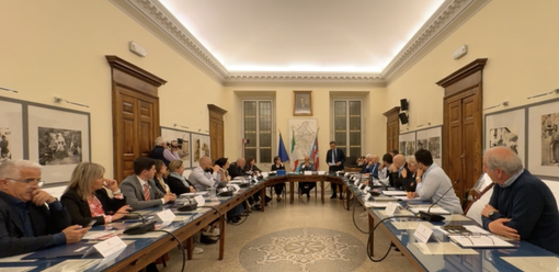 Domo, Marco Bossi rimosso dalla presidenza del consiglio. Le minoranze: “Decisione politica, non supportata da fatti”