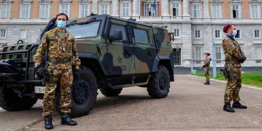Anche l'esercito controllerà le frontiere con la Svizzera Anche l'esercito controllerà le frontiere con la Svizzera