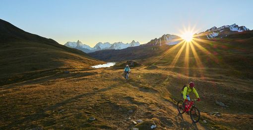 Laghi e monti bike: tra Italia e Svizzera su due ruote Laghi e monti bike: tra Italia e Svizzera su due ruote