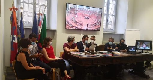 “In Piemonte pochi tamponi e carenza di personale sanitario: rischio caos in estate”