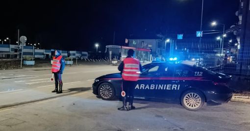 Controlli dei Carabinieri: arrestato un giovane evaso dai domiciliari, denunce per guida in stato di ebbrezza