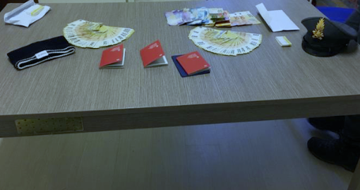 Confine, nei bagagli 62 mila euro e monete antiche non dichiarate