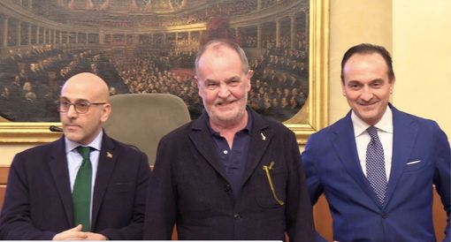 Il ministro Calderoli a Torino: “Autonomia? E' nella Costituzione, serve un’Italia ad alta velocità”. VIDEO Il ministro Calderoli a Torino: “Autonomia? E' nella Costituzione, serve un’Italia ad alta velocità”. VIDEO