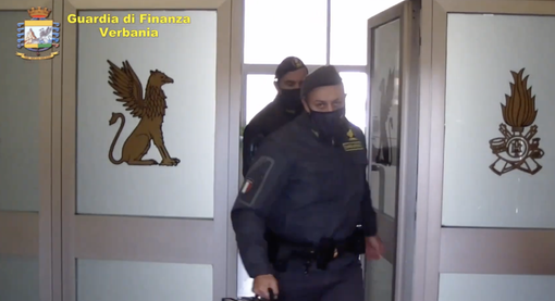 Lavorano in Svizzera e non dichiarano i redditi in Italia, la Finanza scopre 134 frontalieri evasori per oltre 2 milioni di euro Lavorano in Svizzera e non dichiarano i redditi in Italia, la Finanza scopre 134 frontalieri evasori per oltre 2 milioni di euro