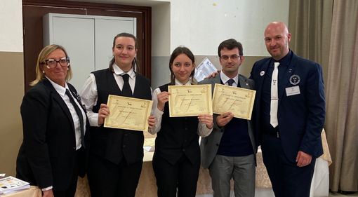 Primo premio per l’Alberghiero Rosmini al concorso 'Barman per un giorno'
