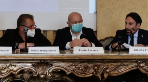 Bilancio regionale, la maggioranza attacca il Pd: "Danno i numeri, ma dovrebbero imparare a leggerli e capirli" Bilancio regionale, la maggioranza attacca il Pd: "Danno i numeri, ma dovrebbero imparare a leggerli e capirli"
