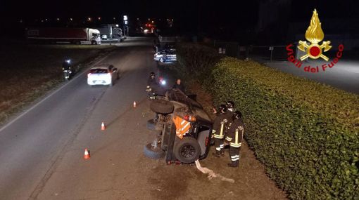 Fuoristrada si ribalta a Ornavasso