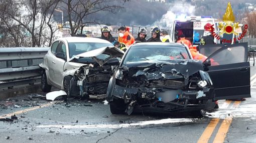 Prima gelata sulle strade, polemiche per il mancato passaggio del mezzi spargisale Prima gelata sulle strade, polemiche per il mancato passaggio del mezzi spargisale
