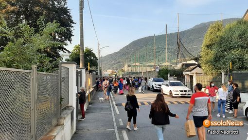 Primo giorno di scuola senza intoppi nelle scuole domesi FOTO E VIDEO