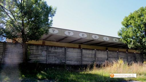 L'ex latteria Alpina, alle spalle del villaggio operaio a Villadossola