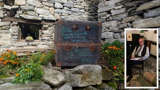 Il baule esposto a Montecrestese e nel riquadro il professor Giuseppe Canzio