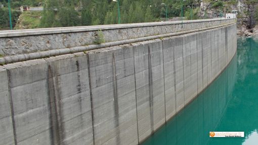 Concessioni idroelettriche, in Svizzera tornano di proprietà dei Cantoni Concessioni idroelettriche, in Svizzera tornano di proprietà dei Cantoni