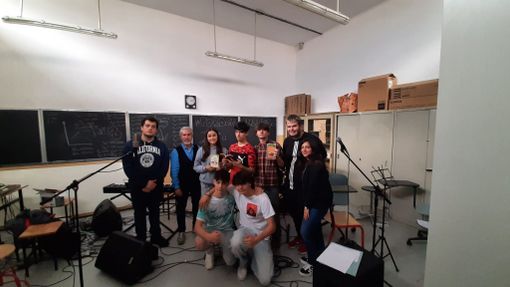 Due studenti del Marconi Galletti Einaudi selezionati per il Festival Pordenonelegge Due studenti del Marconi Galletti Einaudi selezionati per il Festival Pordenonelegge