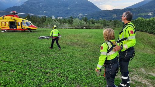 Grida di aiuto in alta Valle Antrona, intervento dell'elisoccorso