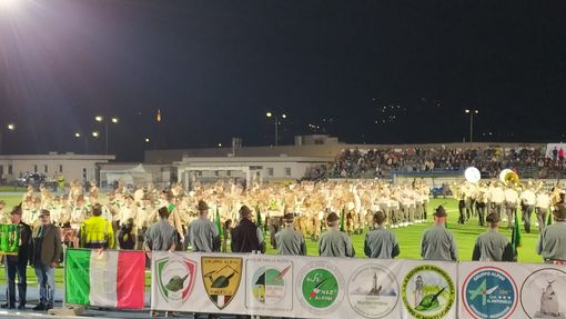 Che spettacolo il Carosello delle Fanfare alpine! Mai così tanta gente al Curotti FOTO E VIDEO Che spettacolo il Carosello delle Fanfare alpine! Mai così tanta gente al Curotti FOTO E VIDEO