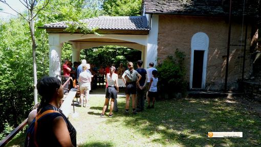 Foto: la messa nella chiesetta della Madonna delle Grucce Foto: la messa nella chiesetta della Madonna delle Grucce