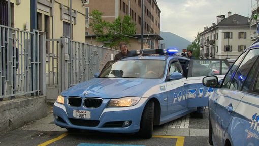 Rubano un bancomat e un cellulare nel novarese, denunciati a Domo due marocchini