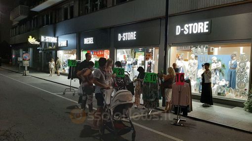 Ultima chiamata per i saldi in città: il 21 e 22 agosto serate di &quot;Fuori Tutto&quot;