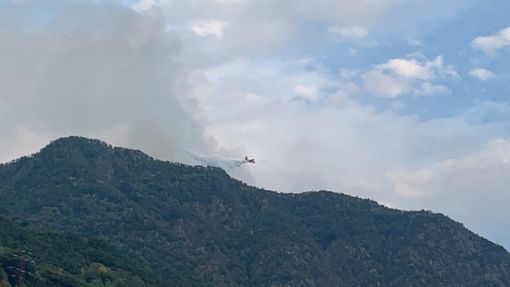 Incendio tra Cosasca e Beura, ancora in azione elicottero e Canadair