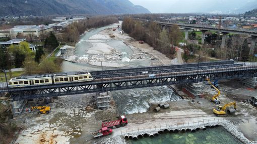 Nuovo ponte per la Ferrovia Vigezzina-Centovalli: lavori completati con successo Nuovo ponte per la Ferrovia Vigezzina-Centovalli: lavori completati con successo