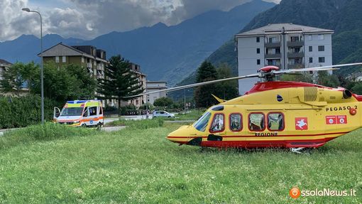 Villadossola, solo qualche contusione per la donna e il figlio caduti dal balcone