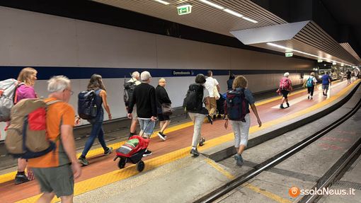 Rimosse auto e moto parcheggiate in divieto in via Piave FOTO Rimosse auto e moto parcheggiate in divieto in via Piave FOTO