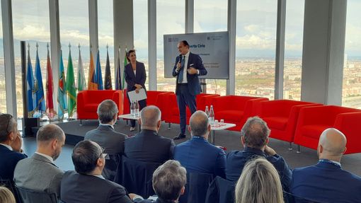 "Nessuno ha tanti investimenti stranieri, ma dobbiamo stare accanto a chi soffre"