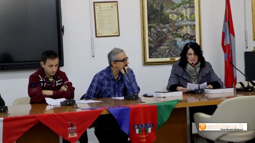 Un momento dell'assemblea: a sinistra l'ex presidente Omar Mazzocchi, il presidente Daniele Fortin e Ivana Bandini Un momento dell'assemblea: a sinistra l'ex presidente Omar Mazzocchi, il presidente Daniele Fortin e Ivana Bandini