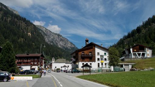 Formazza e Macugnaga ospitano la  mostra ''Passare le Alpi''