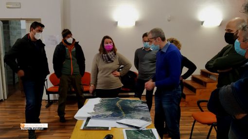 Nella foto: un momento dell'incontro tra Terna e i residenti di Crodo Nella foto: un momento dell'incontro tra Terna e i residenti di Crodo